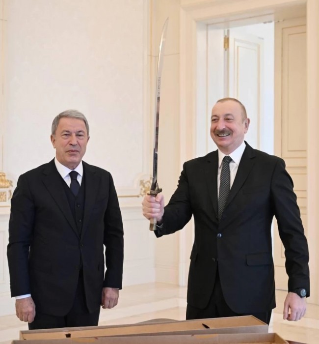 Ilham aliyev kilic teslimati - Ahmegon
