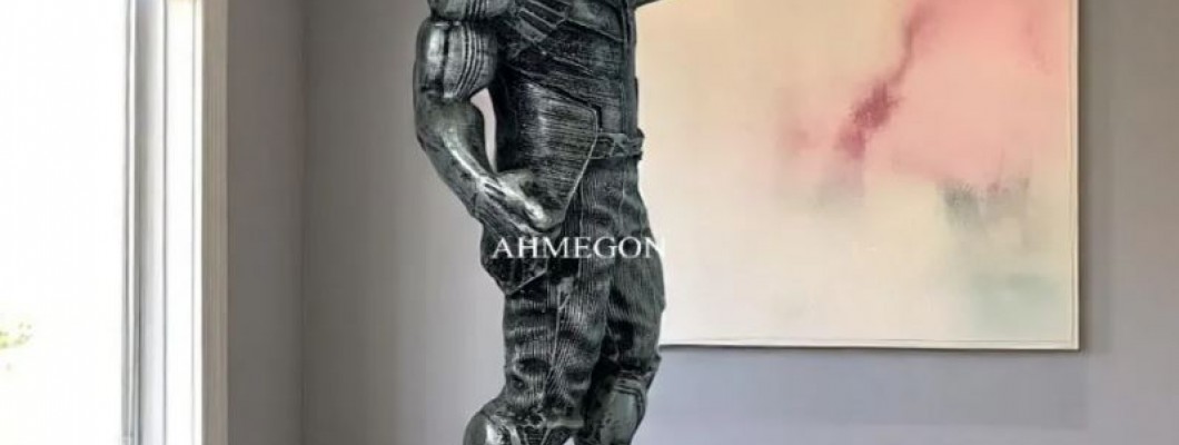 Büstlerin Hikayesi ve Anlamı