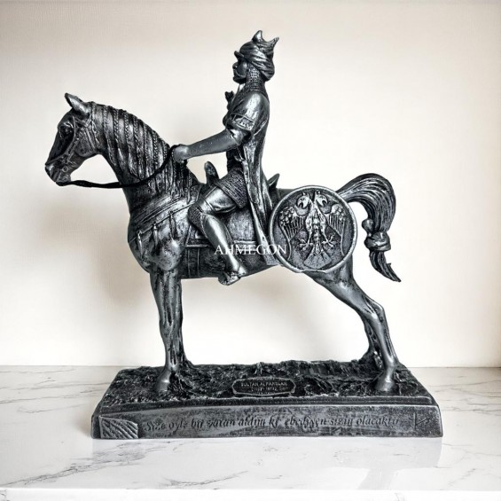 Sultan Alparslan Büstü Sultan Alparslan Büstü