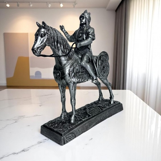 Sultan Alparslan Büstü Sultan Alparslan Büstü