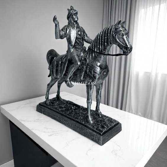 Sultan Alparslan Büstü Sultan Alparslan Büstü