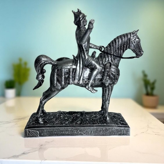 Sultan Alparslan Büstü Sultan Alparslan Büstü