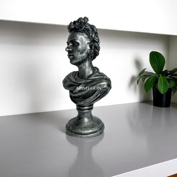 Frida Kahlo Biblosu Figürü Heykeli Frida Kahlo Biblosu Figürü Heykeli
