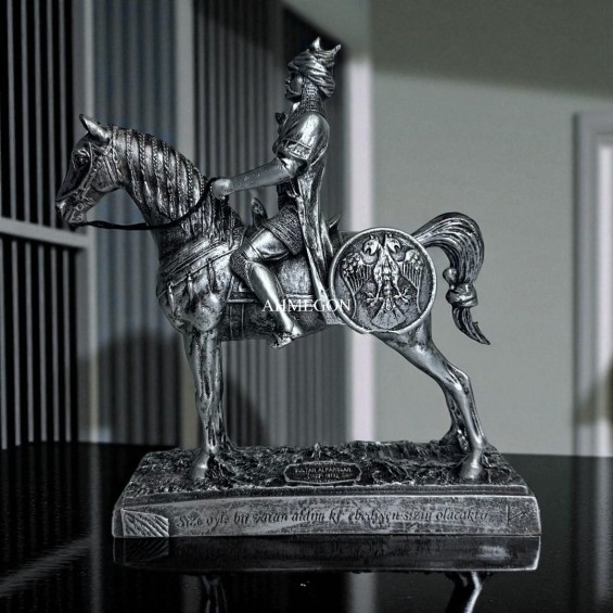 Sultan Alparslan Büstü Sultan Alparslan Büstü
