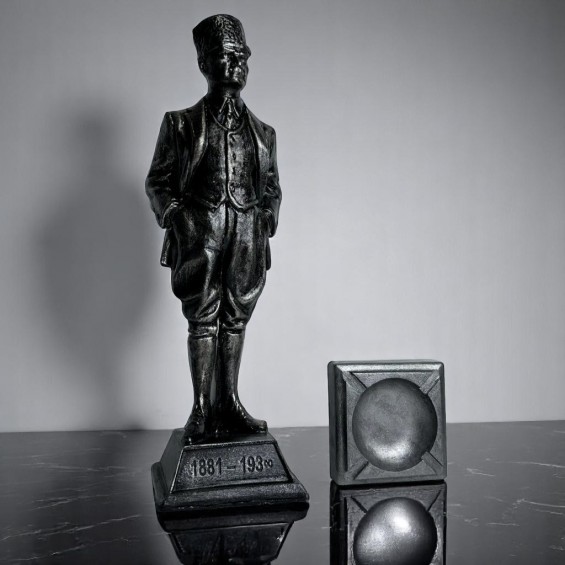 Atatürk Heykeli Atatürk Heykeli