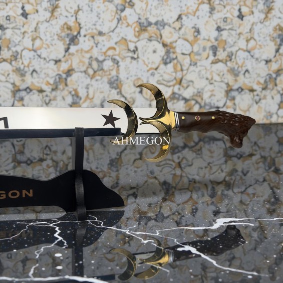 3 HİLALLİ KURTBAŞLI