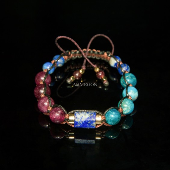 Lapis Lazuli, Apatit ve Çilek Taşlı Erkek Bileklik – Ruhsal Netlik, Duygusal Denge ve İlham Kaynağı Lapis Lazuli, Apatit ve Çilek Taşlı Erkek Bileklik – Ruhsal Netlik, Duygusal Denge ve İlham Kaynağı
