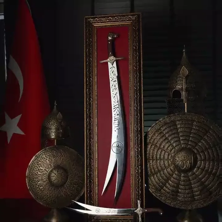 Kurtbaşlı Zülfikar Kılıcı ürün videosu